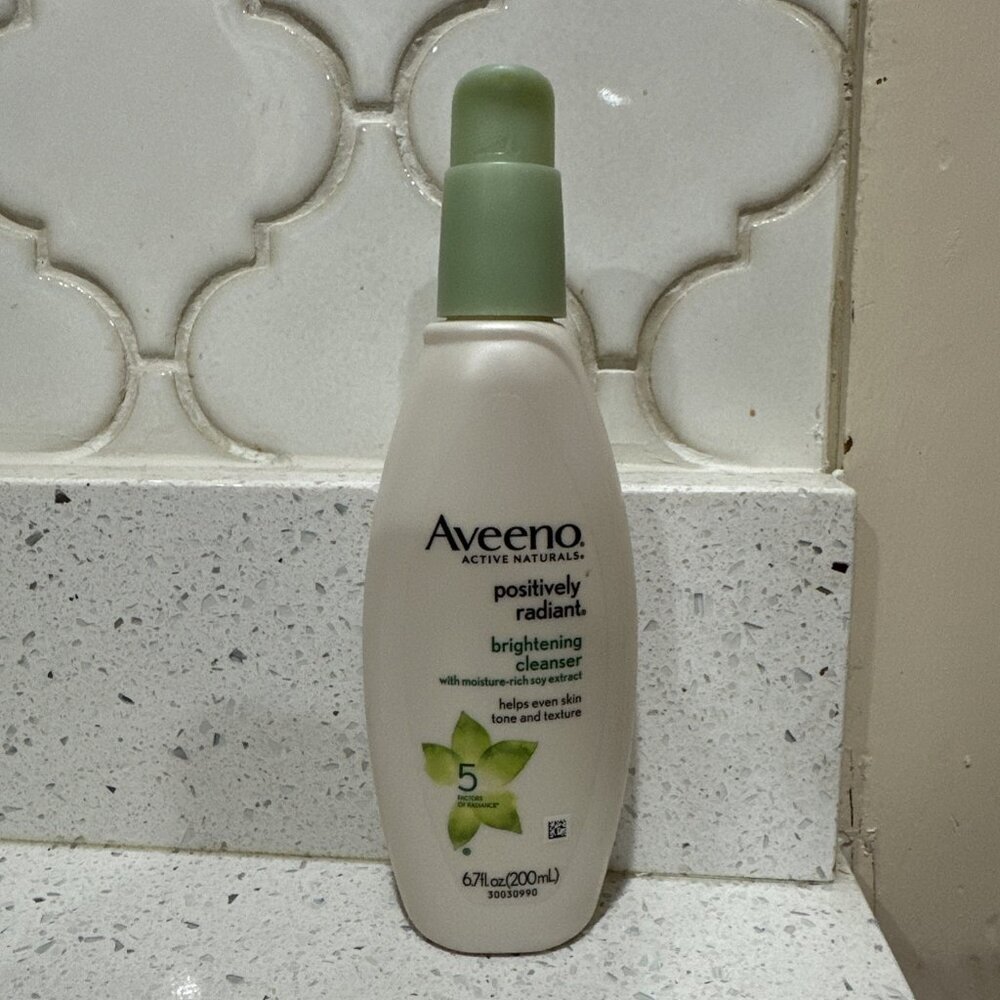 Aveeno Positively Radiant Cleanser/6.7 fl oz